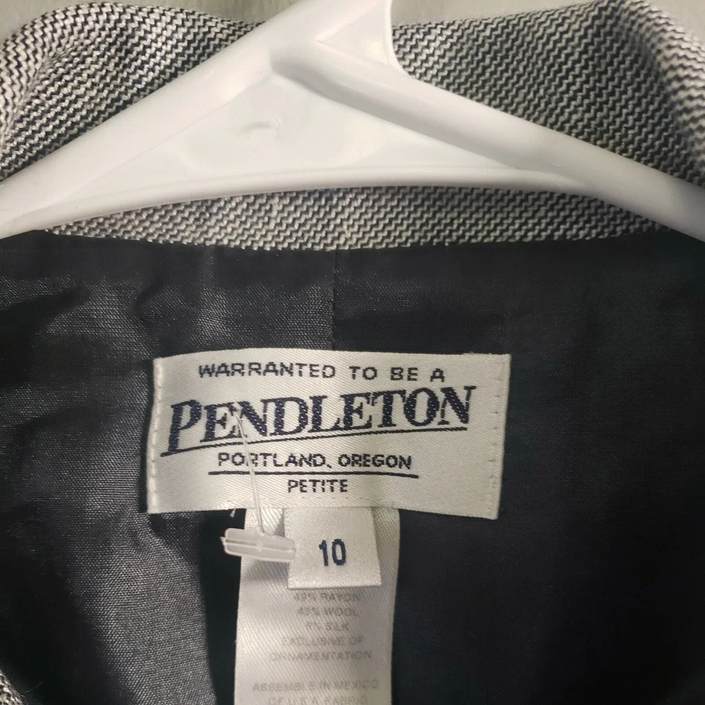 Pendleton vintage wool blend 3-button blazer gray‎ Women's size 10 Petite